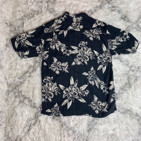 Tommy Bahama Black and White Button Down Size M - Picture 4 of 6